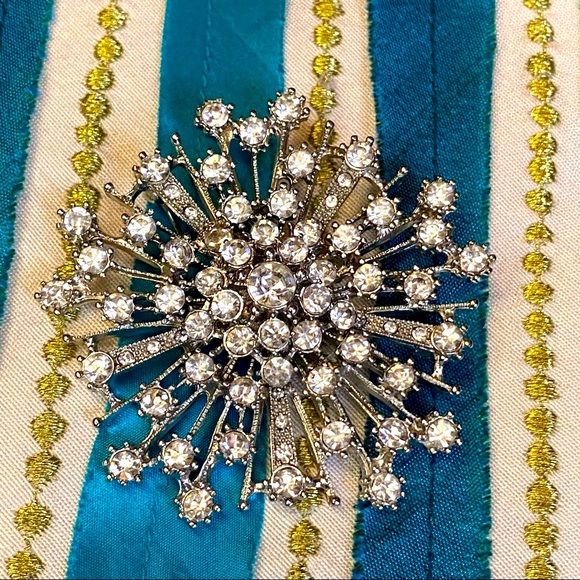 Vintage Jewelry - Mid-Century Starburst Brooch-Perfect⭐️👌🏽✨🔥